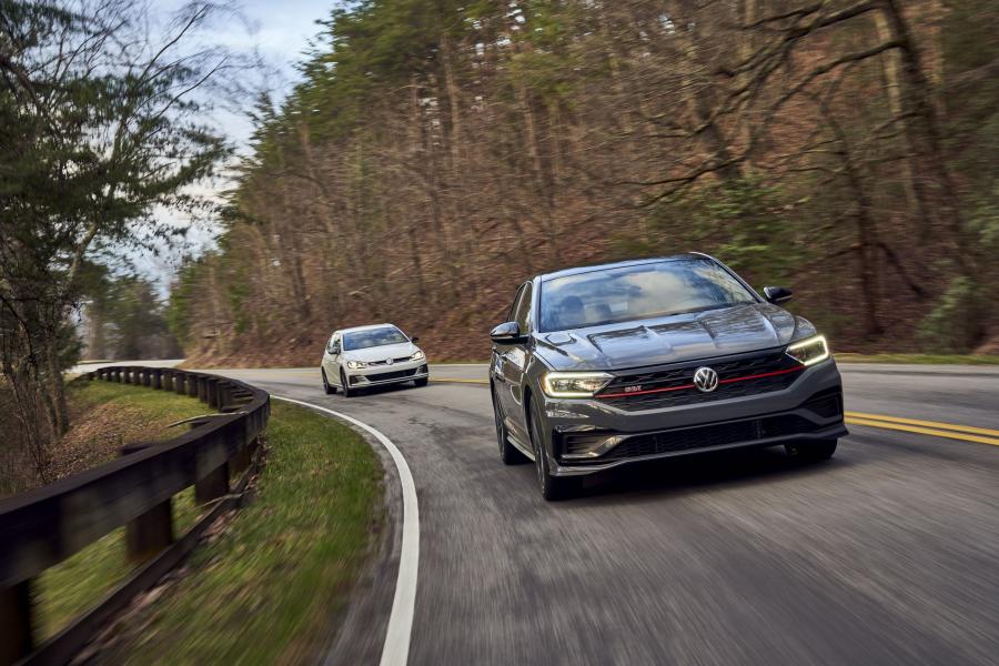  Volkswagen Jetta GLI 35th Anniversary 2019 года  (NA) (фото 3 из 44)